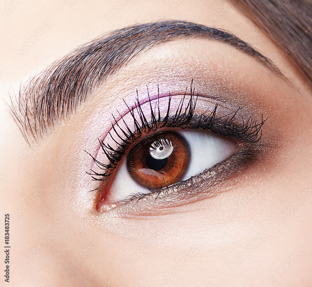 Naklejka premium Woman eye make-up