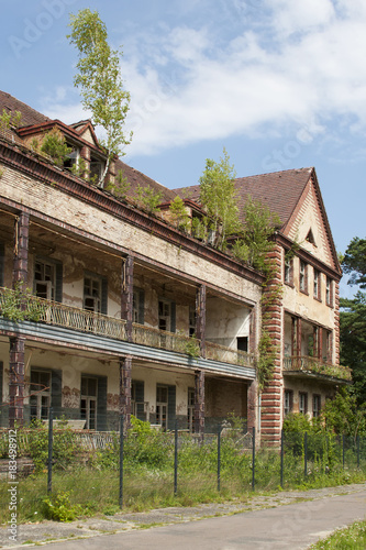 Ruine aus einer anderen Zeit