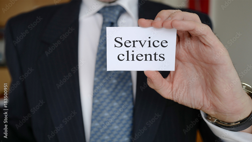 service clients main homme costume service clients main homme costume