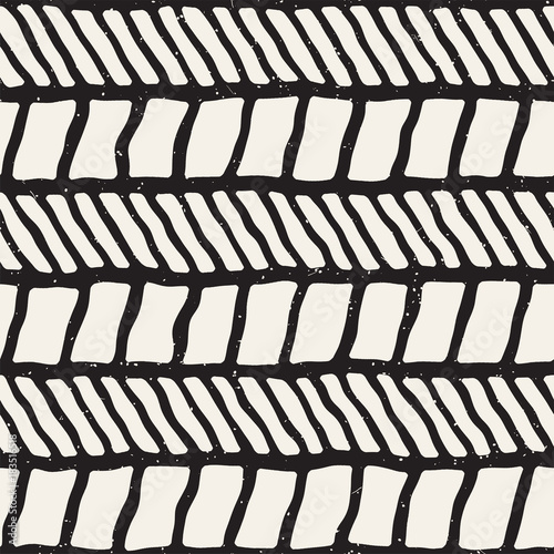 Seamless pattern with hand drawn brush strokes. Ink doodle grunge illustration. Geometric vector pattern.