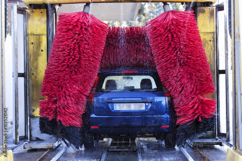 Automatic car washing machine