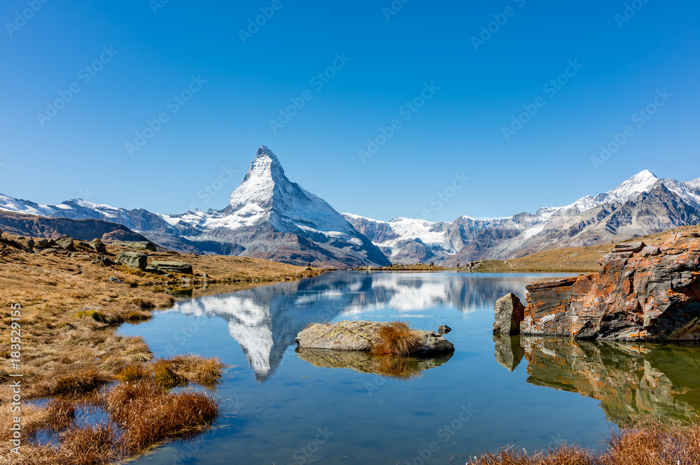 Naklejka premium Matterhorn peak reflected in Stellisee Lake in Zermatt, Switzerland.