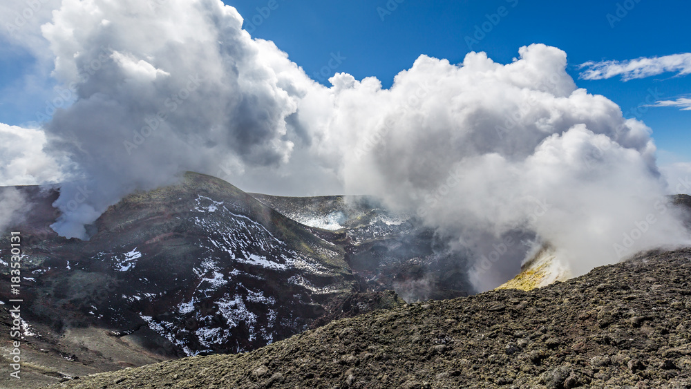 Φωτογραφία Main summit crater Voragine of mount Etna, Sicily, Italy, emitting toxic sulfur gas clouds
