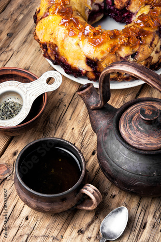 Canvas-taulu tea-party with rustic pie