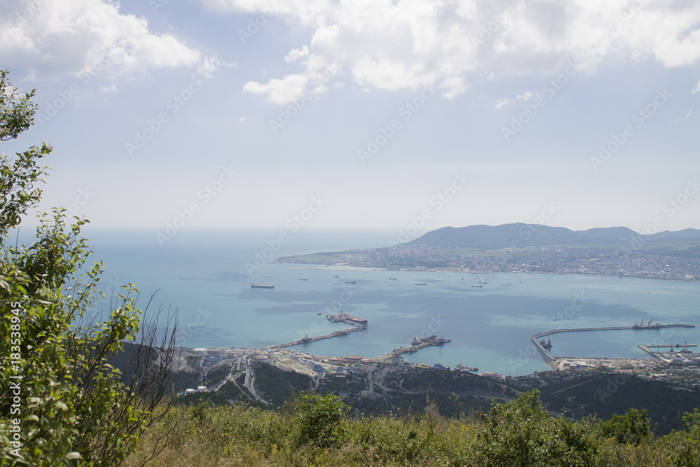 Море, горы, бухта