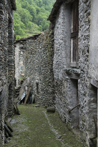 Bergdorf Vila Nova in den Cottischen Alpen, Piemont photo