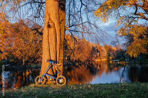 Велопрогулка на закате на природе