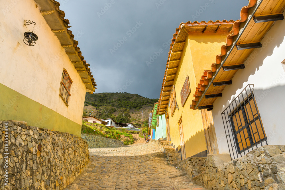 Φωτογραφία Small houses in the mountain town of Los Nevados, in Merida state, Venezuela