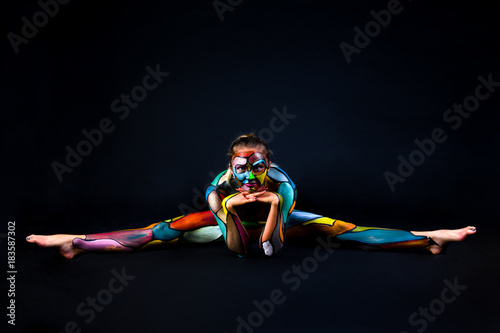 Schilderij op canvas young woman like stained glass painting on  twine on  black background