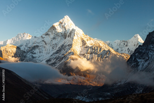 Ama Dablam (6856m) peak near the village of Dingboche in the Khumbu area of Nepal, on the hiking trail leading to the Everest base camp.