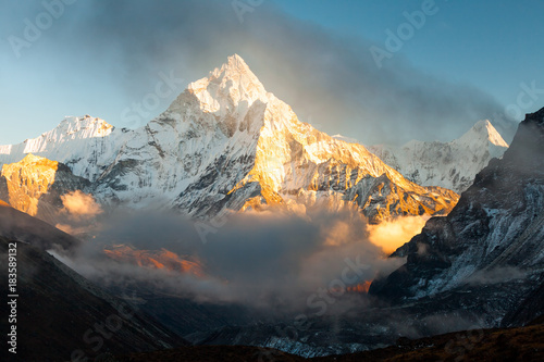 Ama Dablam (6856m) peak near the village of Dingboche in the Khumbu area of Nepal, on the hiking trail leading to the Everest base camp.