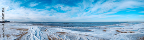 Panorama des Strandes von Swinemuende/Polen im Winter