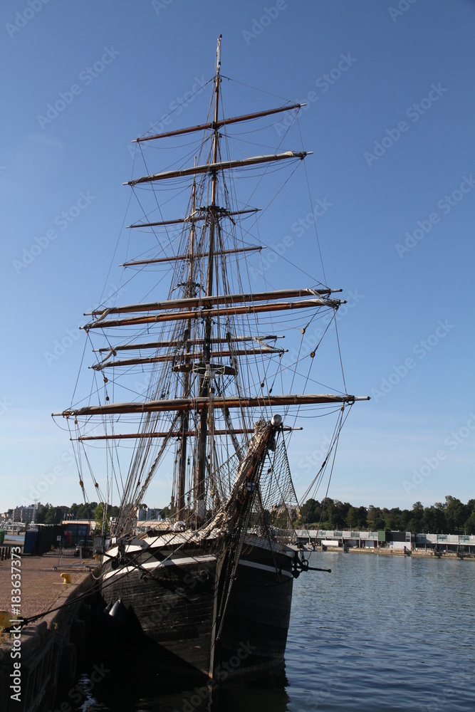 trois mats barque port d' Helsinki trois mats barque port d' Helsinki