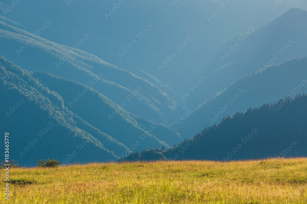 Obraz premium Beautiful sunset over Parang Mountains in Romania