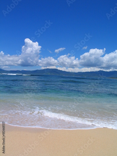 Indonesia. Playa en Sumbawa, isla que pertenece al grupo de las islas menores de la Sonda. Se encuentra entre las islas indonesias de Flores, al este, y Lombok al oeste photo