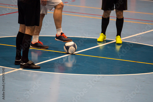 Obraz na płótnie Futsal player sports hall w salonie