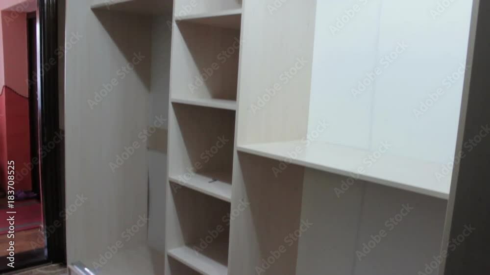installation of wardrobe cabinets,an empty closet cabinet to collect in the corridor
installation of wardrobe cabinets,an empty closet cabinet to collect in the corridor