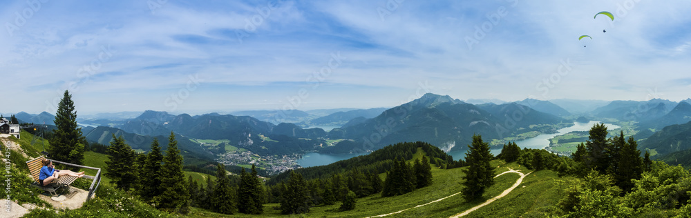 Blick vom Zwölferhorn auf Sankt Gilgen und den Wolfgangsee, Sankt Gilgen, Salzkammergut, Oberösterreich, Österreich
