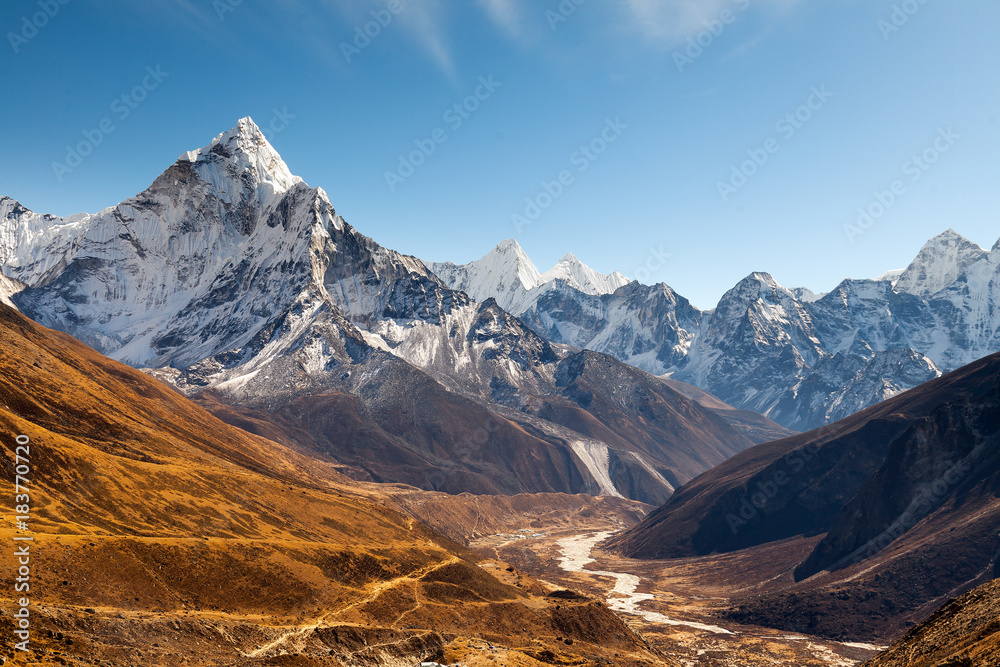 Fototapeta premium Ama Dablam, Everest region, Himalaya, Nepal