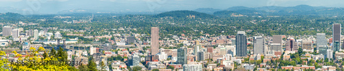 Fototapeta Naklejka Na Ścianę i Meble -  Amazing panoramic aerial view of the city of Portand in Oregon - USA