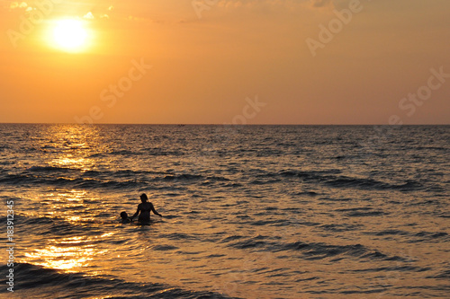 Fototapeta Naklejka Na Ścianę i Meble -  Sea sunset ocean