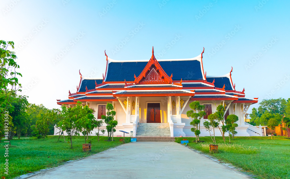 Obraz premium majestic palace thai buddhist in nepal. lumbini