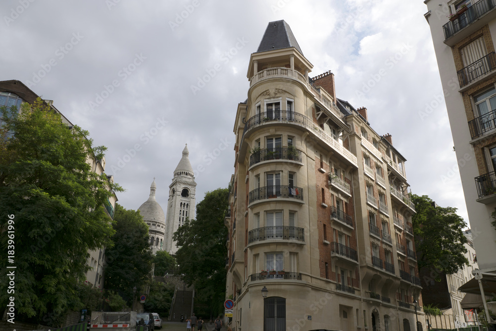 Immeuble parisien d'angle