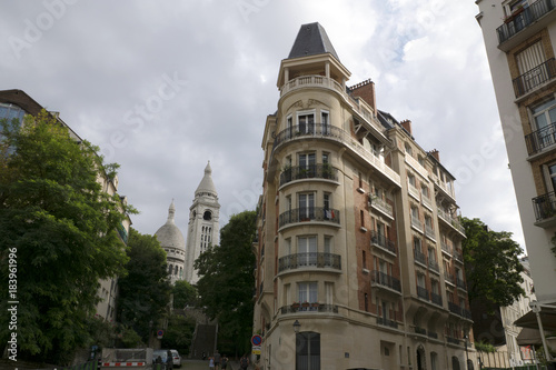Immeuble parisien d'angle