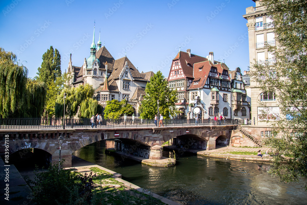 Fototapeta premium Le lycée international des Pontonniers, l’un des plus beaux établissements de France., à Strasbourg en Alsace