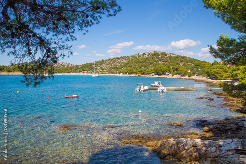 traumhafte Buchten und Natur auf den Inseln Kroatiens photo