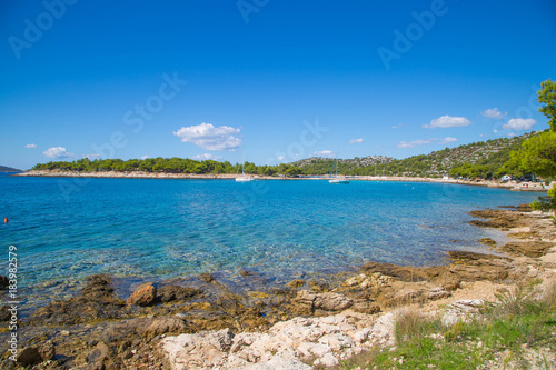 traumhafte Buchten und Natur auf den Inseln Kroatiens