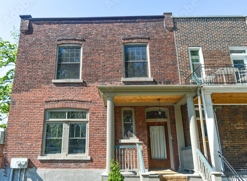 Foto Old traditional duplex in Montreal, Canada