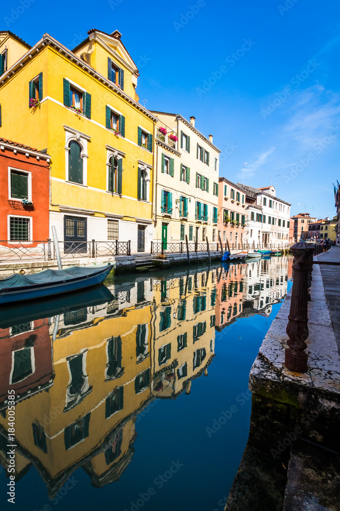 Obraz premium Venise reflection street