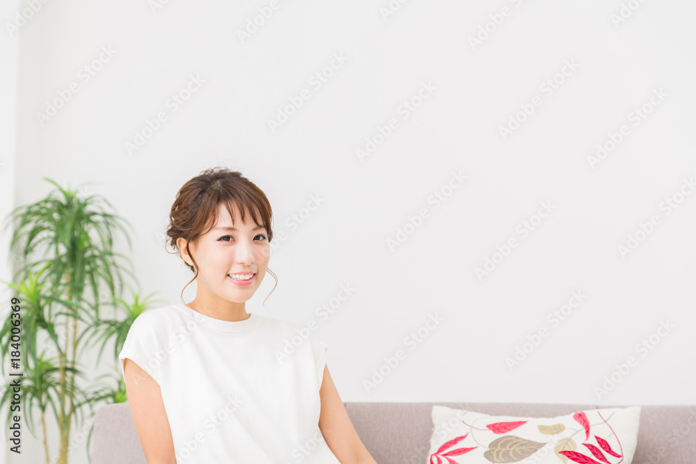 リラックスする女性 リラックスする女性