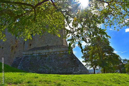 Italia, Basilicata, Castello di Lagopesole, IX secolo, di origine saracena e normanna. Mura esterne. photo