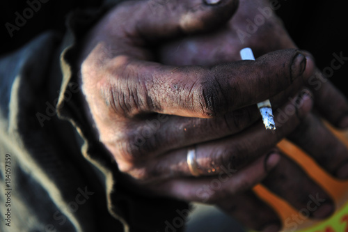 cigarette, cigarettes, smoking, man, hands, hand, fire, addiction, lungs, diseases, respiratory system, worker, © jurewicz