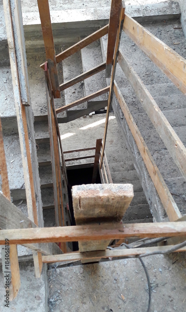 Costruire - Cantiere edile e lavori in corso Costruire - Cantiere edile e lavori in corso