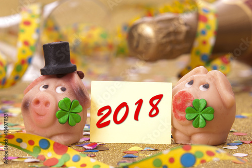 Glücksschwein als Glücksbringer für Neujahr 2018