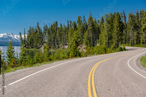 Highway by the lake in Yellowstone © haveseen