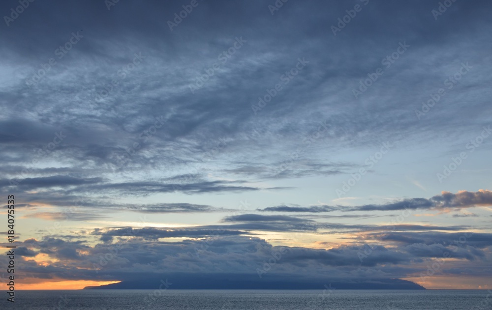 Sous un ciel étonnant, vue de l'île La Gomera, archipel des Canaries