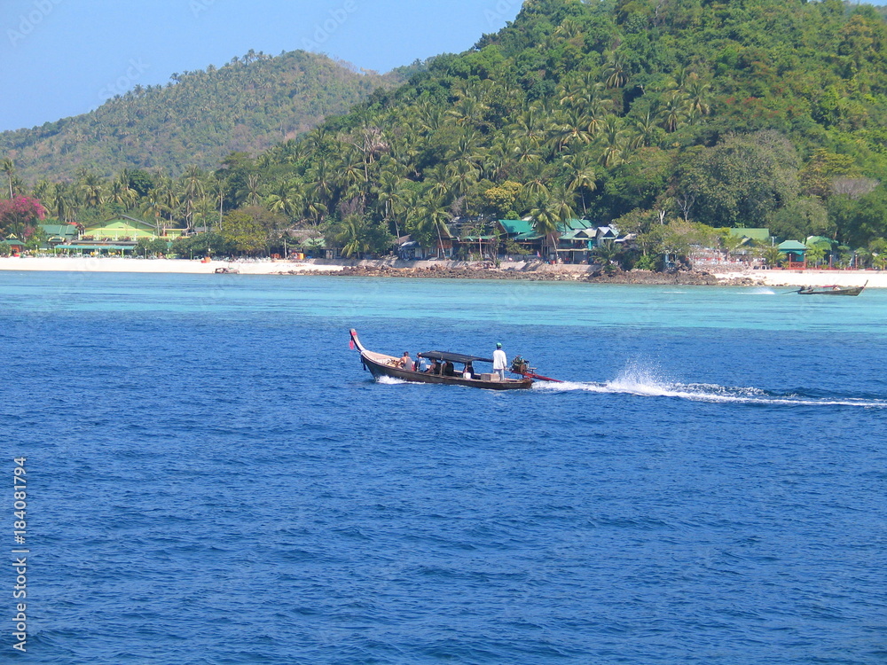 Fototapeta premium Tailandia. Phi Phi island, archipiélago que se encuentra en el mar de Andamán, al sur de Tailandia.