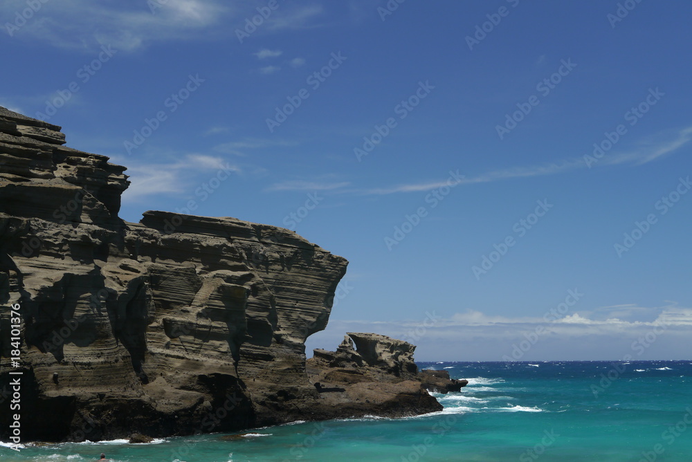 Steep cliffs at Papakolea Green Sand beach on Big Island, Hawaii