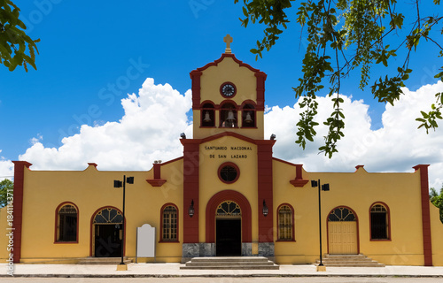 Die berühmte historische Kirche Saint Lazarus in Havana Cuba - Serie Cuba Reportage