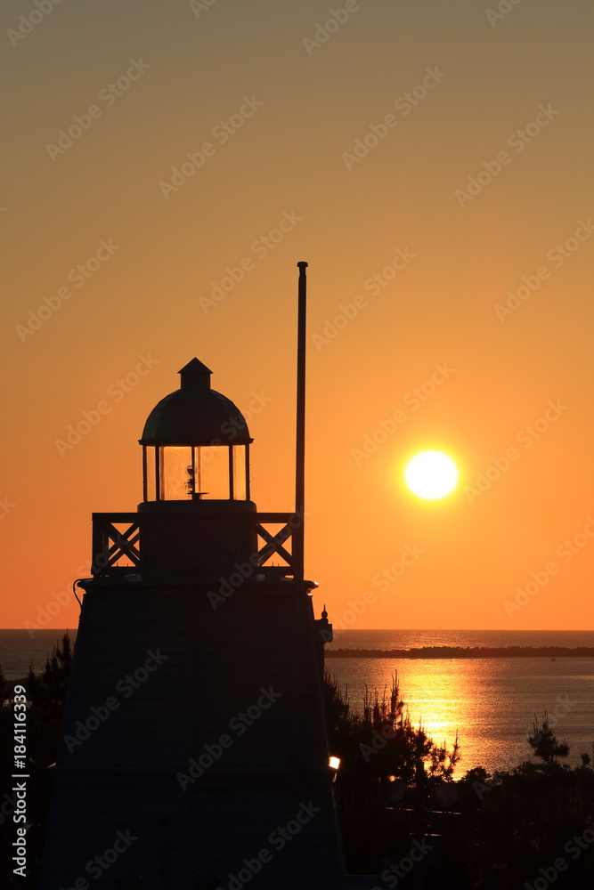 日和山　木製灯台と夕陽　Wooden lighthouse and sunset / Hiyoriyama, Sakata, Yamagata, Japan