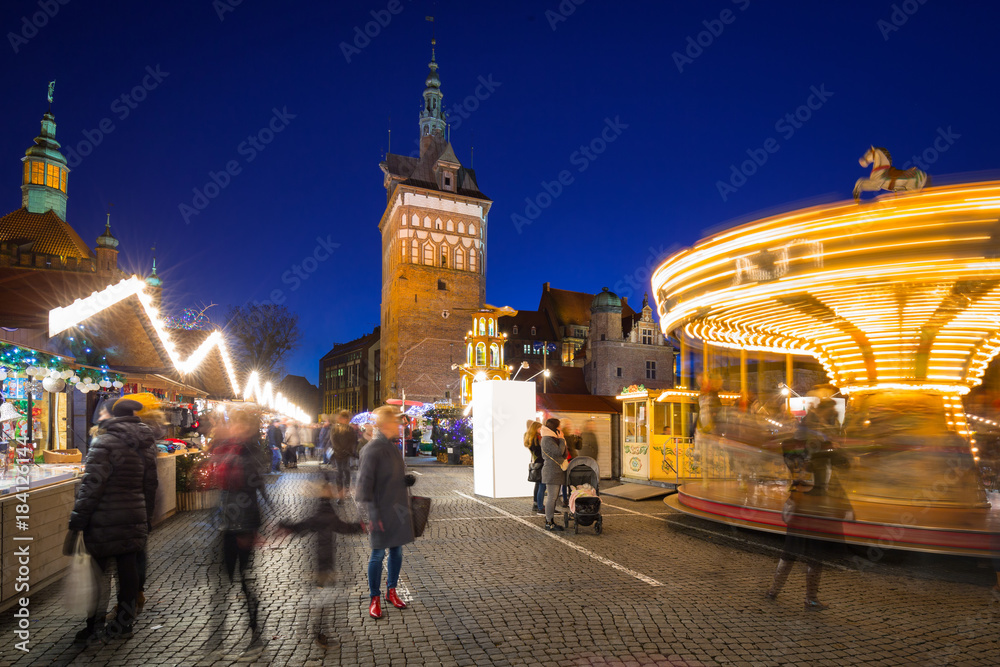 Fototapeta premium Traditional Christmas fair in the old town of Gdansk, Poland