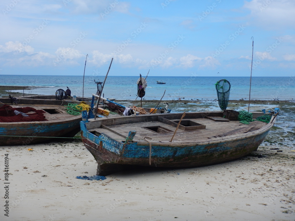 traditional fishing boat in zanzibar