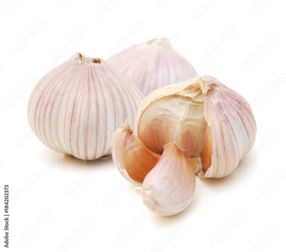 Obraz premium Garlic isolated on white