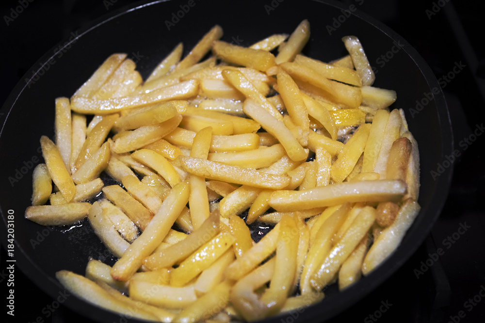 Pommes in der Pfanne Pommes in der Pfanne