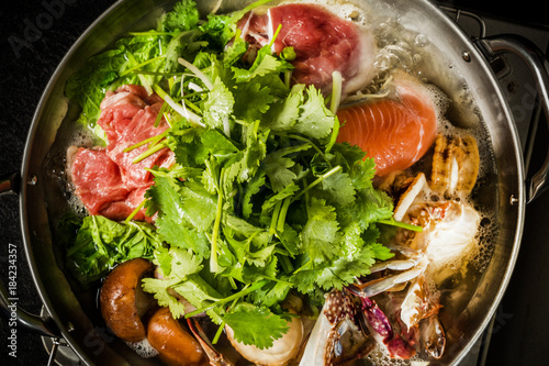 パクチー鍋 Vietnamese seafood coriander hot pot