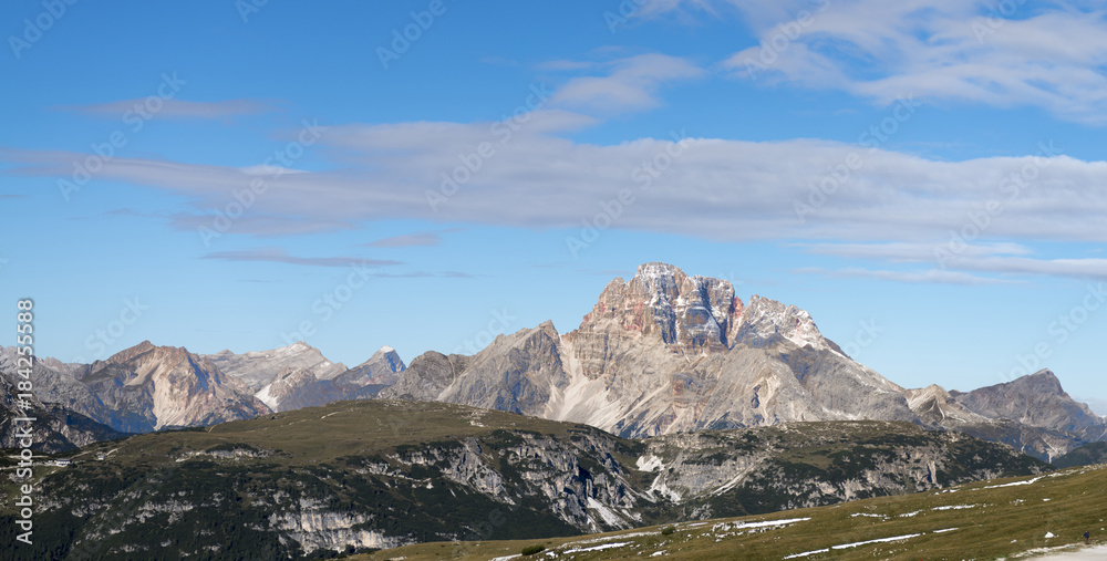 Italien, Dolomiten, Hochpustertal, Naturpark Drei Zinnen (Parco Naturale Tre Cime), rechts die Hohe Gaisl ein 3146 m, von der Auronzo Hütte aus gesehen.